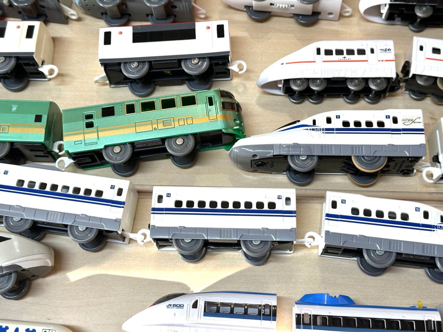 状態未確認 ジャンク扱い プラレール 車両大量まとめセット ドクターイエロー 人吉号 ゆふいんの森 新幹線 他 9/24