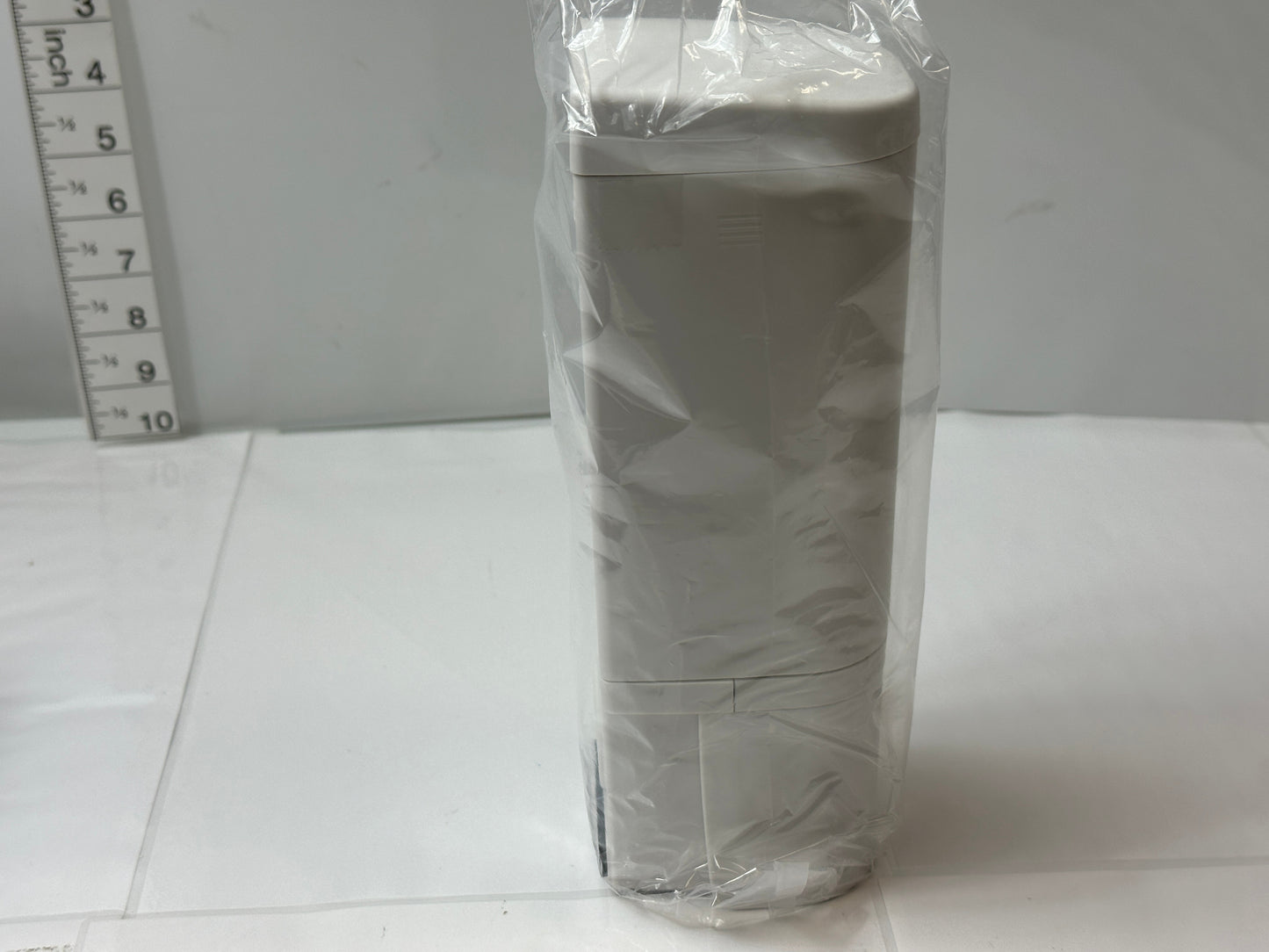 開封済み・未使用品 リッチェル(Richell) はがせるタイプ ホバー シールフックディスペンサー ソープディスペンサー 500 ホワイト 1個 サイズ/6.6×8×22H(cm) 容量/500mL 耐荷重/1kg 9/15