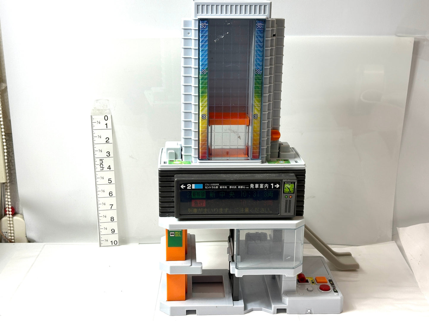 簡易動作確認済み 現状品 タカラトミー プラレール のぼってくだって立体交差!メガ駅ビル 9/24