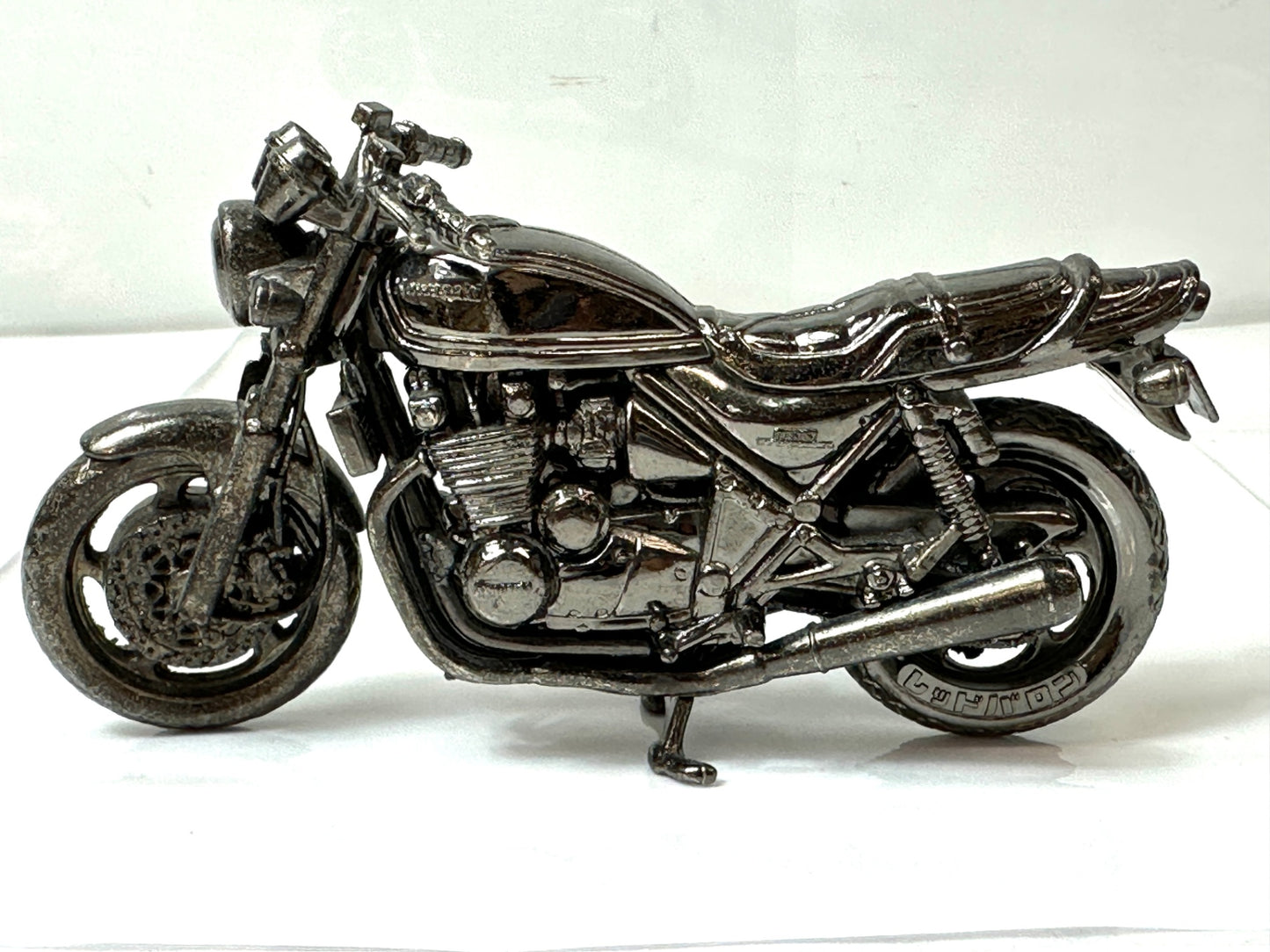 レッドバロン 世界の名車シリーズ Kawasaki ZEPHYR カワサキ ゼファー1100 8/11