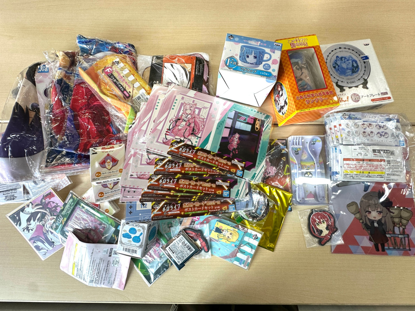 ほぼ未使用品 女の子 女子 アニメキャラ グッズまとめセット 一番くじ ホロライブ けいおん 魔法少女リリカルなのは Fate 他 8/21