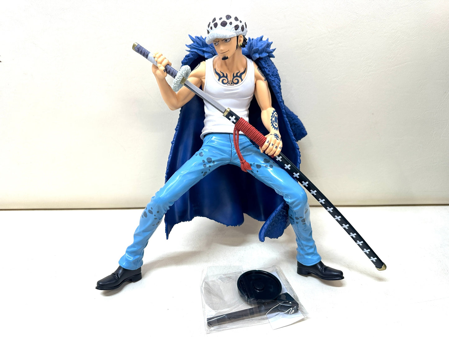 現状品 ONE PIECE ワンピース フィギュア まとめ 37個セット トラファルガー・ロー シャンクス エース ハンコック ルフィ ロブ・ルッチ ヤマト ナミ 他 5/15