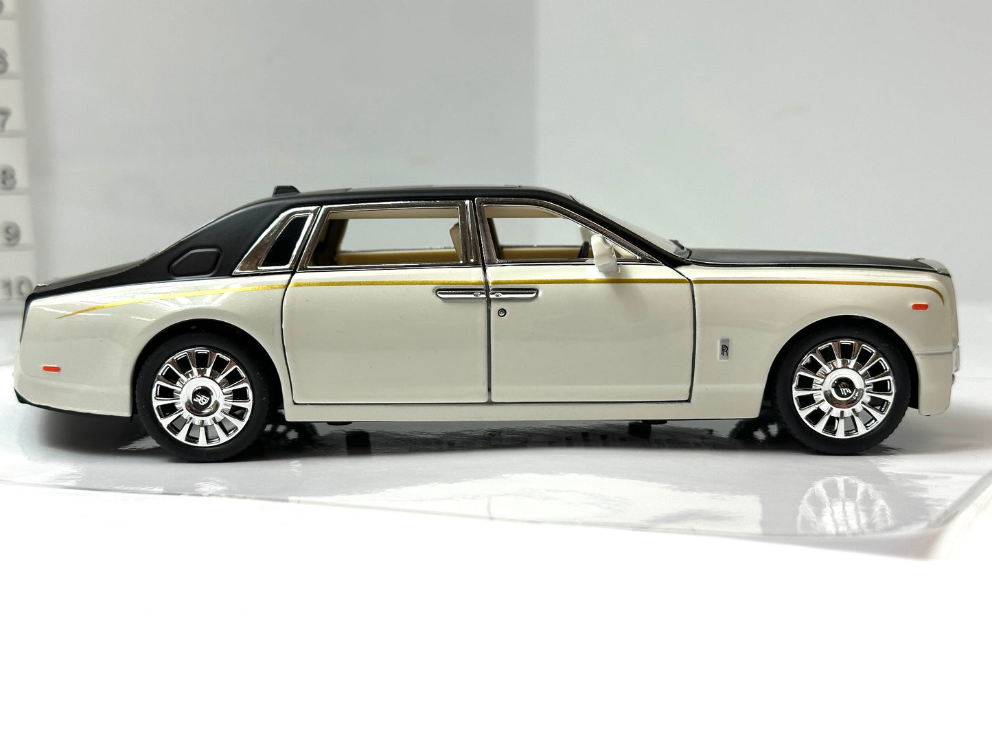 CHE ZHI 1/24 ロールス・ロイス ファントム ダイキャストモデル ミニカー 8/7