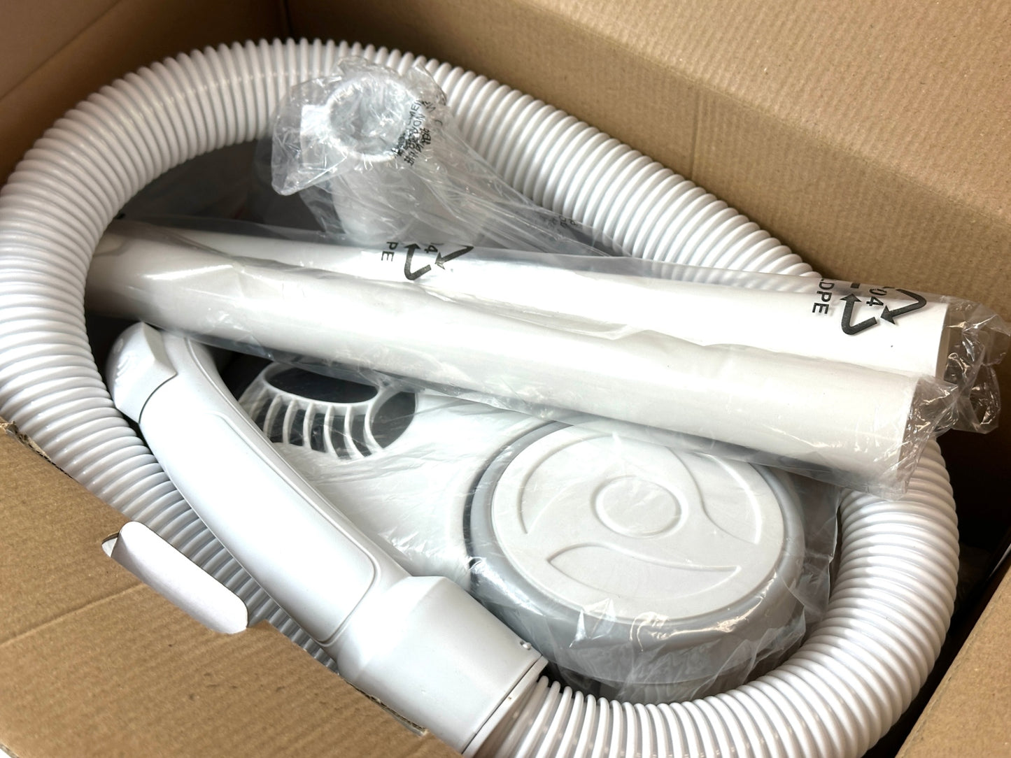 ROOMMATE ミニサイクロンクリーナー EB-RM800 重量約2kg 吸引力 800W ショルダーベルト付き4/9
