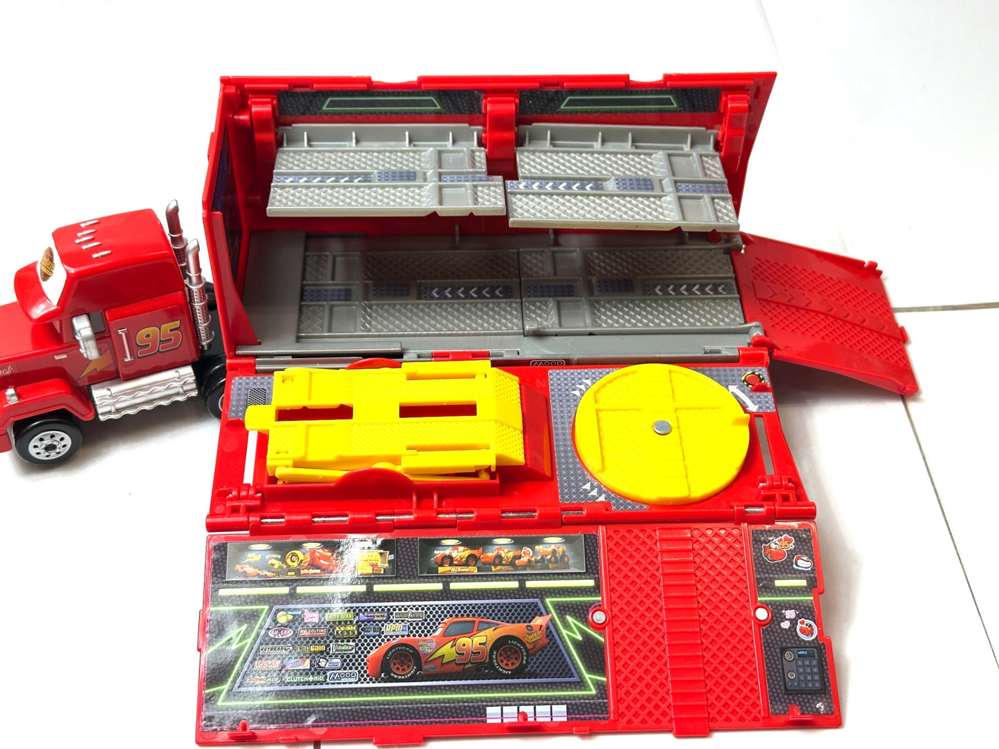 カーズ トミカ 整備トレーラーであそぼう！マック ミニカー 12/8