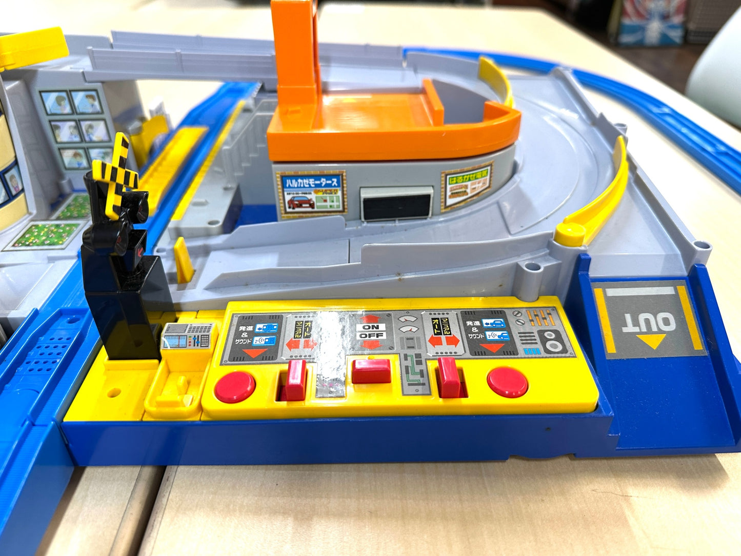 現状品 レールおまけ付き TAKARA TOMY トミカと遊ぼう! オート踏切ステーション プラレール 9/30