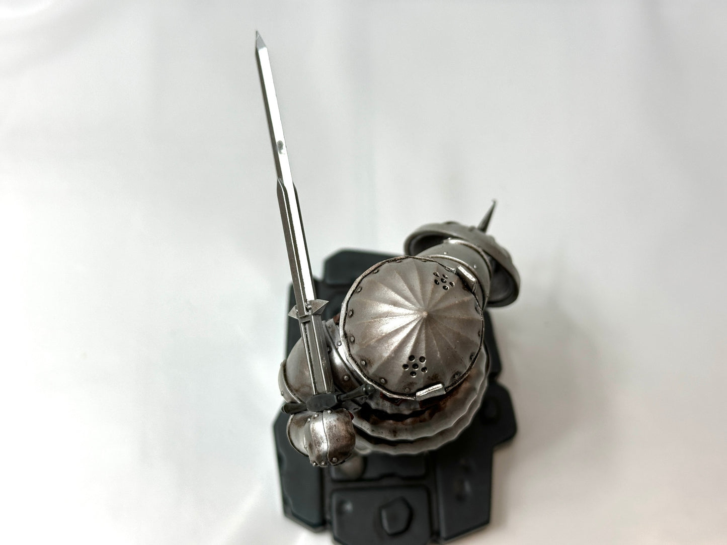 現状品 DARK SOULS ダークソウル カタリナのジークマイヤー フィギュア Fangamer Happy Worker 2/11