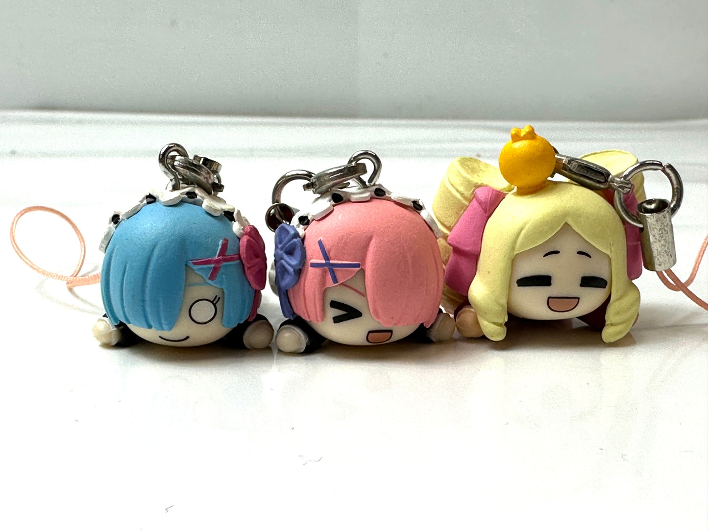 現状品 アニメキャラ寝そべりプチフィギュア ストラップ まとめセット レム ラム 黒澤ダイヤ 渡辺曜 国木田花丸 2/16