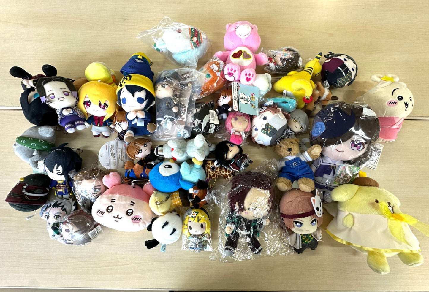 新品・中古 混在 アニメキャラ ぬいぐるみマスコット 40個以上 まとめセット おでかけ子ザメ ウマ娘  ちいかわ ポムポムプリン マイクラ ポケモン 他 5/15