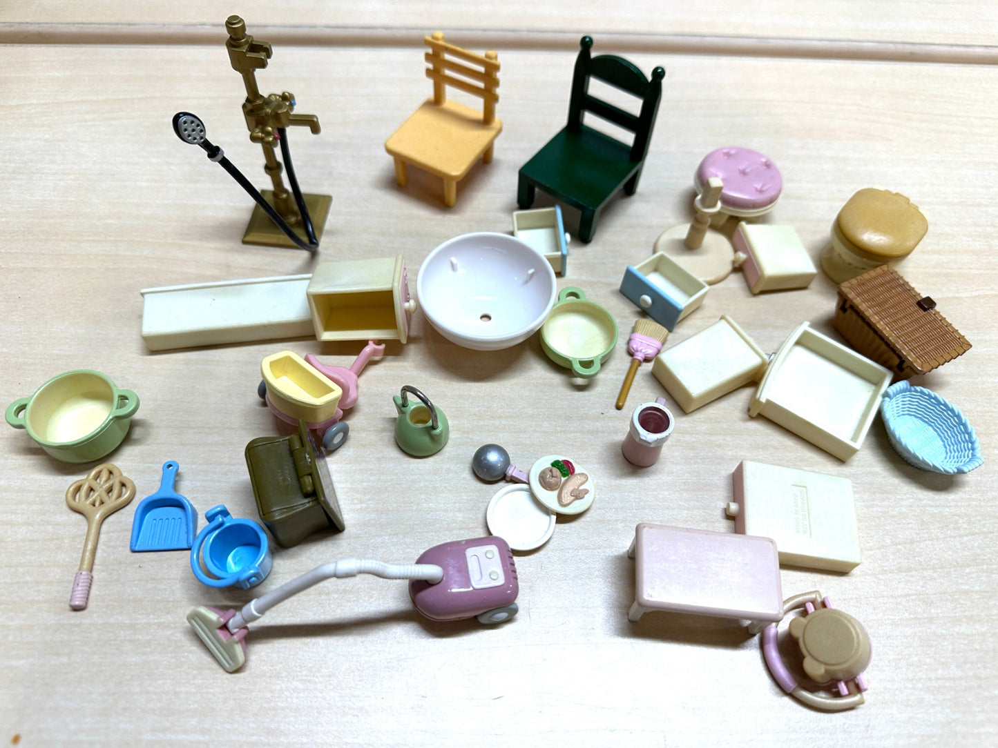 現状品 ジャンク扱い エポック社 シルバニアファミリー オークウッドマナーハウス 人形 小物 まとめセット 10/16