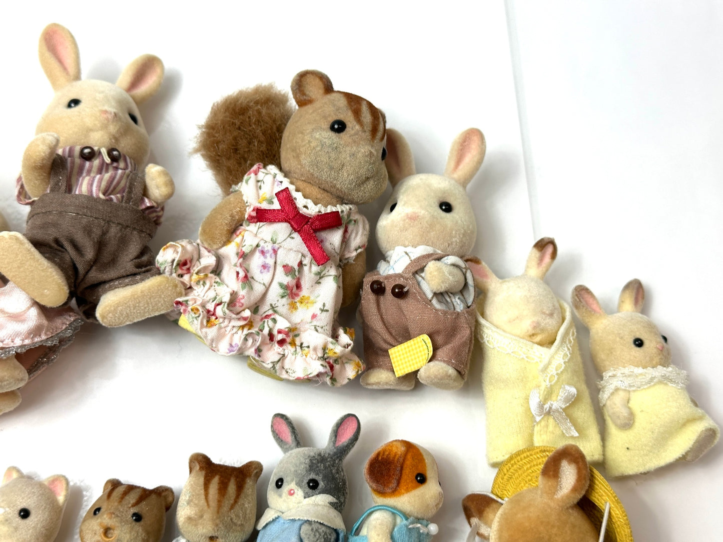 現状品 シルバニアファミリー 人形 小物 キッチン用品 洋服 他 まとめセット エポック社 8/26