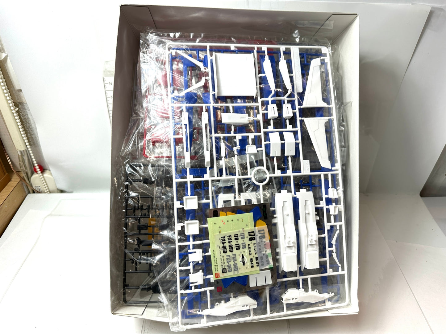 未組立・現状品 バンダイ MG 1/100 FXA-05D/RX-178 スーパーガンダム プラモデル Zガンダム 10/31