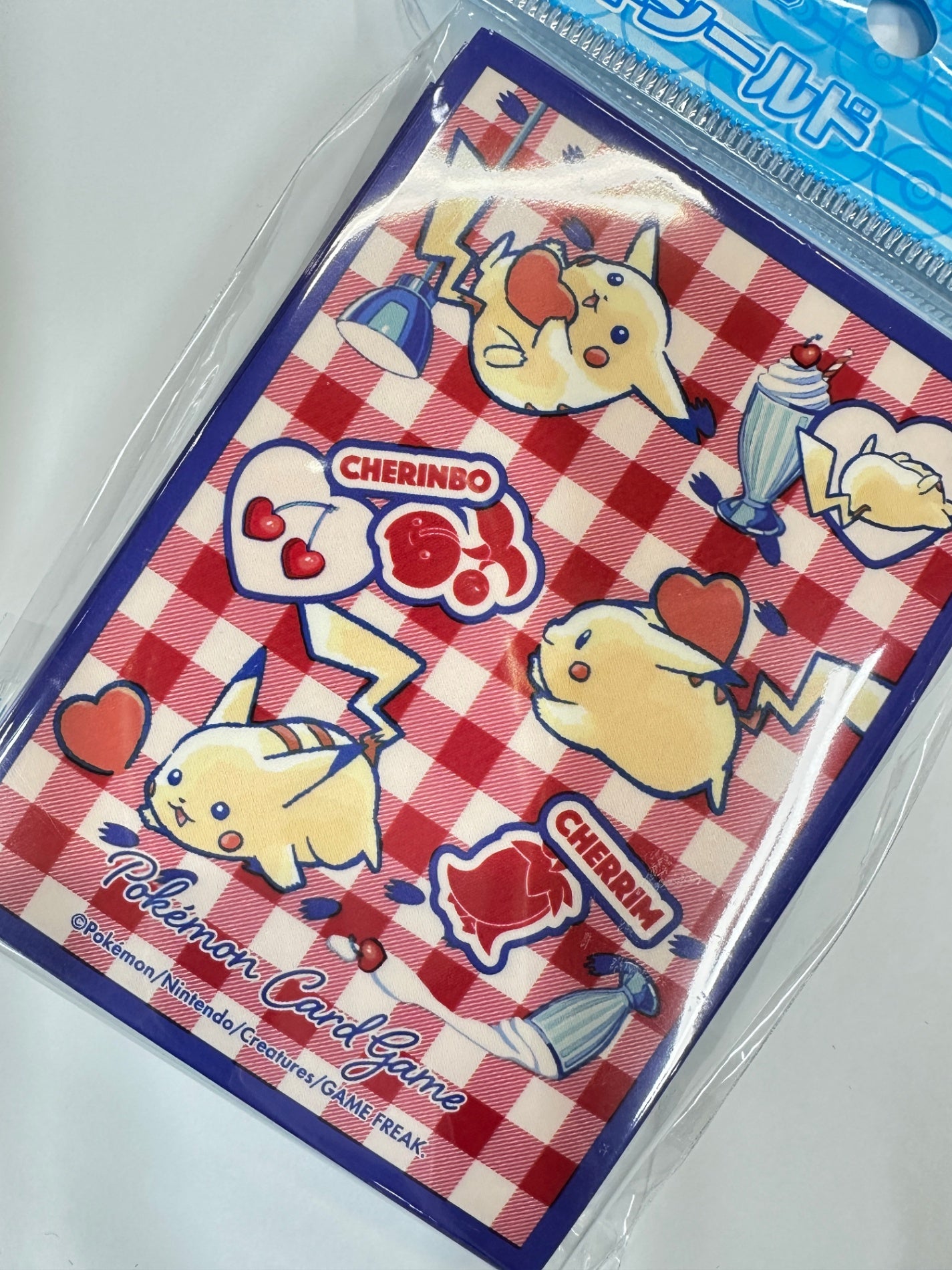 ポケモンセンターオリジナル ポケモンカードゲーム デッキシールド ピカチュウとハート