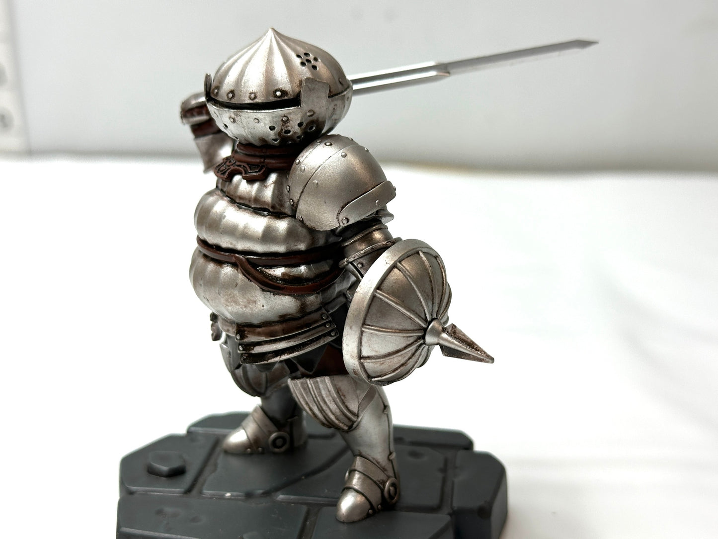現状品 DARK SOULS ダークソウル カタリナのジークマイヤー フィギュア Fangamer Happy Worker 2/11