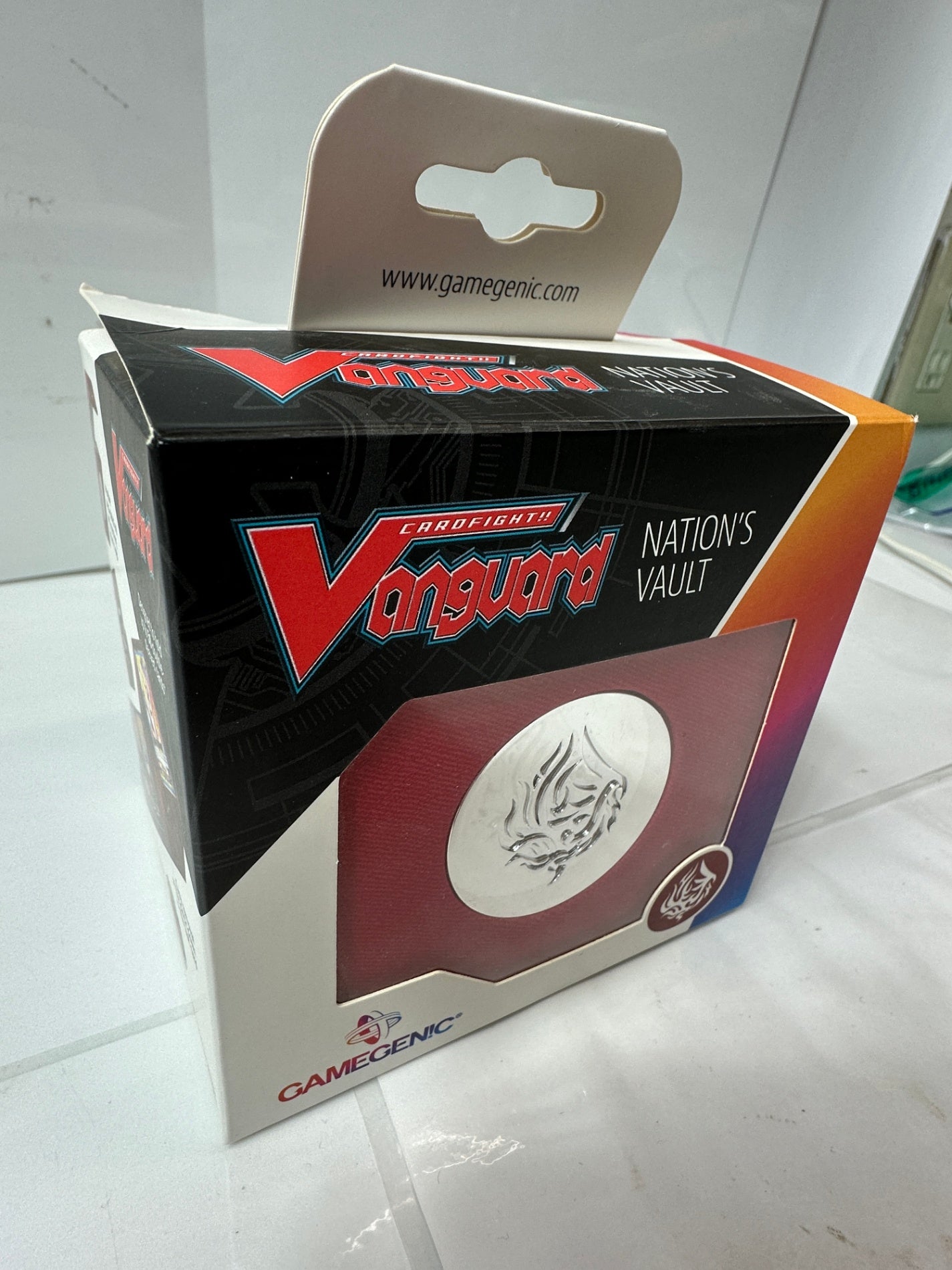 【店舗買取品】　外箱傷み有り　GameGenic カードデッキボックス – デッキボックス:カードファイト ヴァンガード ネイションズボールト ドラゴンエンパイア (50枚) – 丈夫で頑丈なカード収納 – カードファイト!! ヴァンガード対応