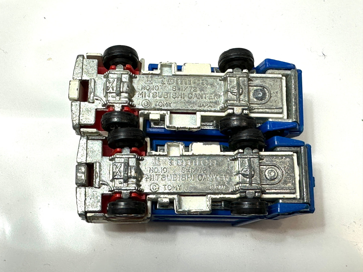 現状品トミカ ミニカー まとめセット 作業車 バス パトカー 他 三菱キャンター清掃車 日産 ディーゼルミキサー車 三菱ふそう トラッククレーン 三菱トーイングトラクター 1/12