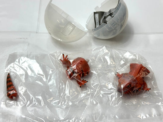 いきもの大図鑑 レプティ イグアナ(レッド)全長100mm 可動箇所8箇所 BANDAI ガシャポン フィギュア 8/21