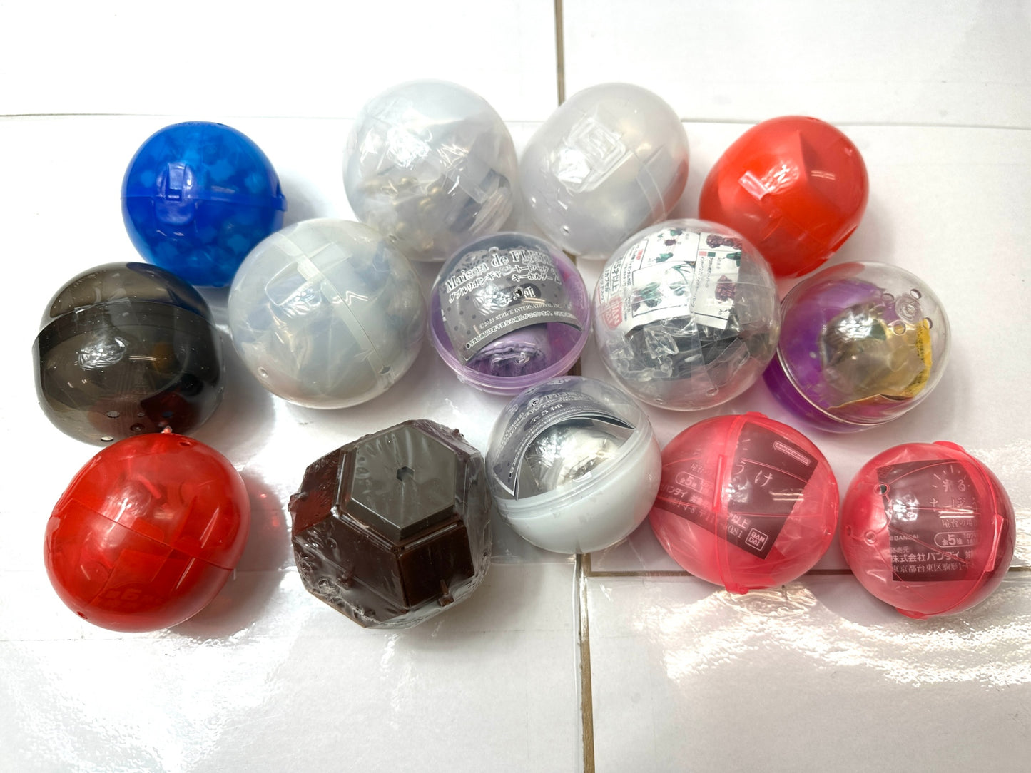 ガチャ ガチャ カプセルトイ 大量約120個 まとめセット ガンダム ウルトラマン こびとづかん 推しの子 カプセルプラレール キン肉マン等 12/30