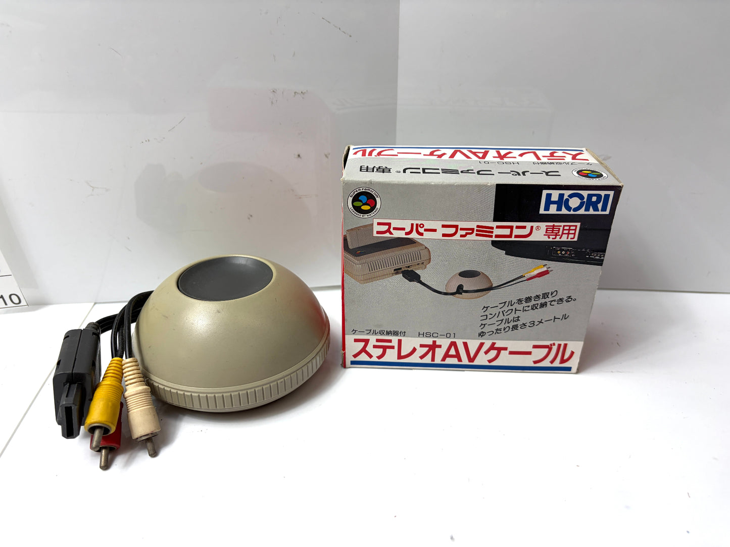 箱付き　HORI スーパーファミコン 専用 ステレオAVケーブル HSC-01 ケーブル収納付き