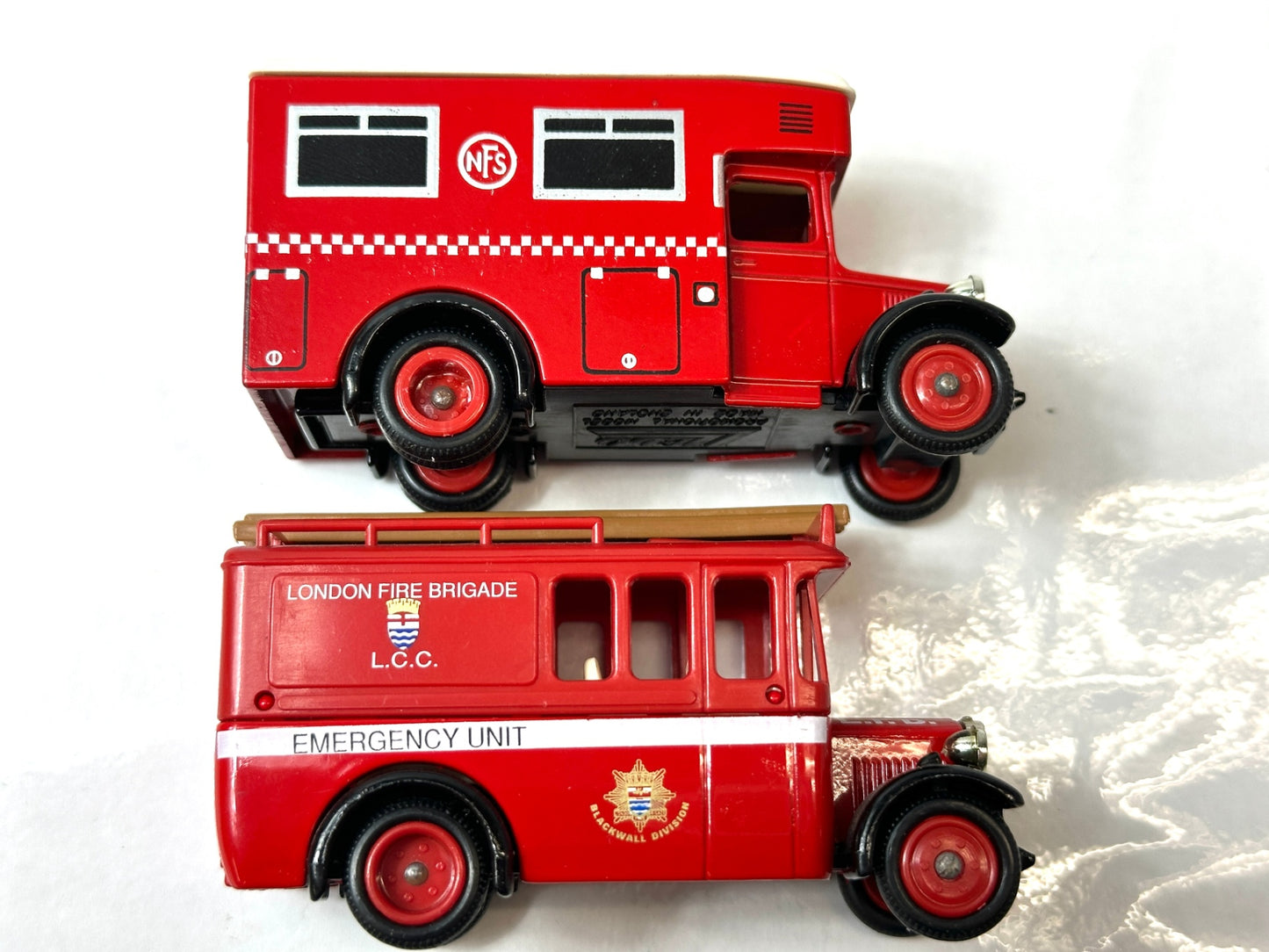 LLEDO レド社製 ミニカー デニスデリバリー＆消防車イギリス 2個セット 10/3