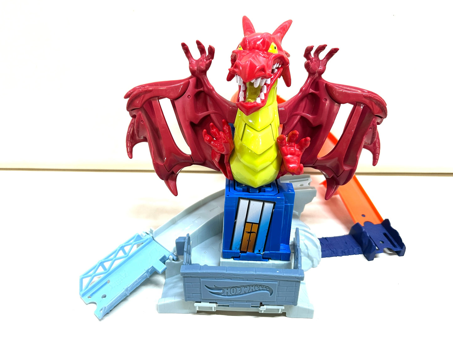 現状品 Hotwheels ホットウィール ドラゴンスマッシュ レール コース プレイセット ミニカーでドラゴン退治!? 11/14