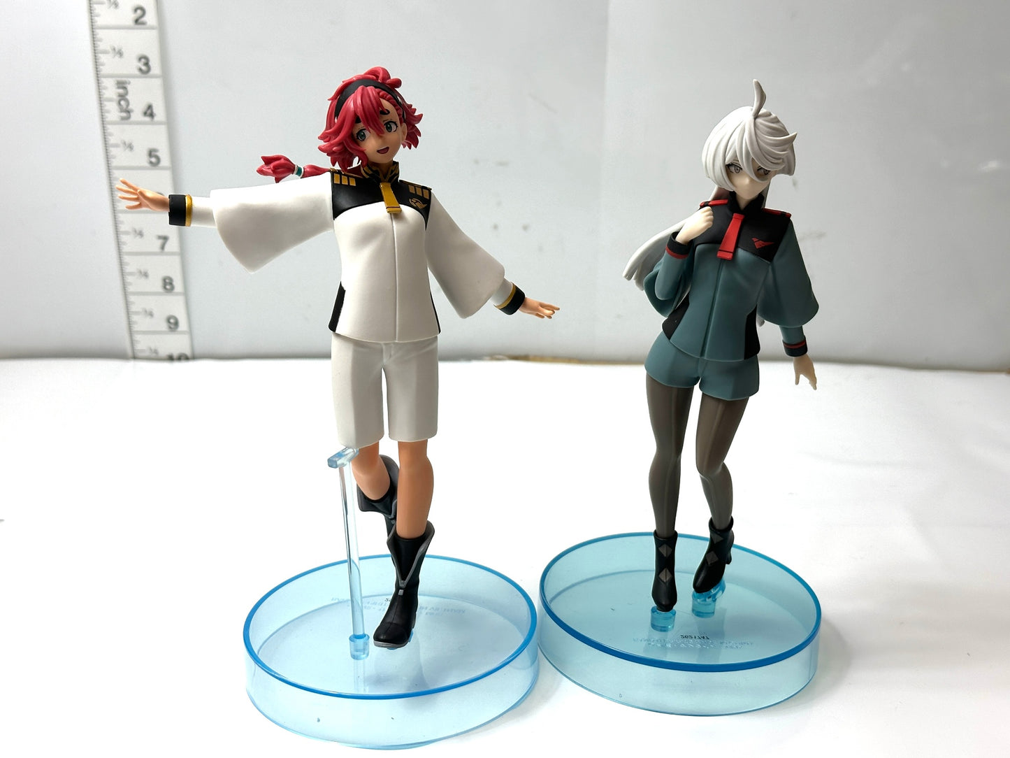 現状品 機動戦士ガンダム 水星の魔女 スレッタ・マーキュリー ミオリネ・レンブラン フィギュア 2個セット  3/16