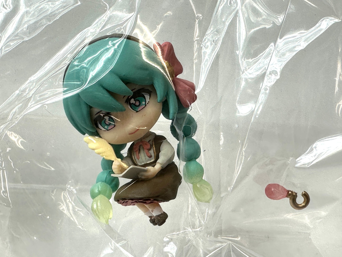 内装未開封品 リーメント 初音ミク きらめく夜空の物語 ミニチュアフィギュア Wish upon the moon 11/28