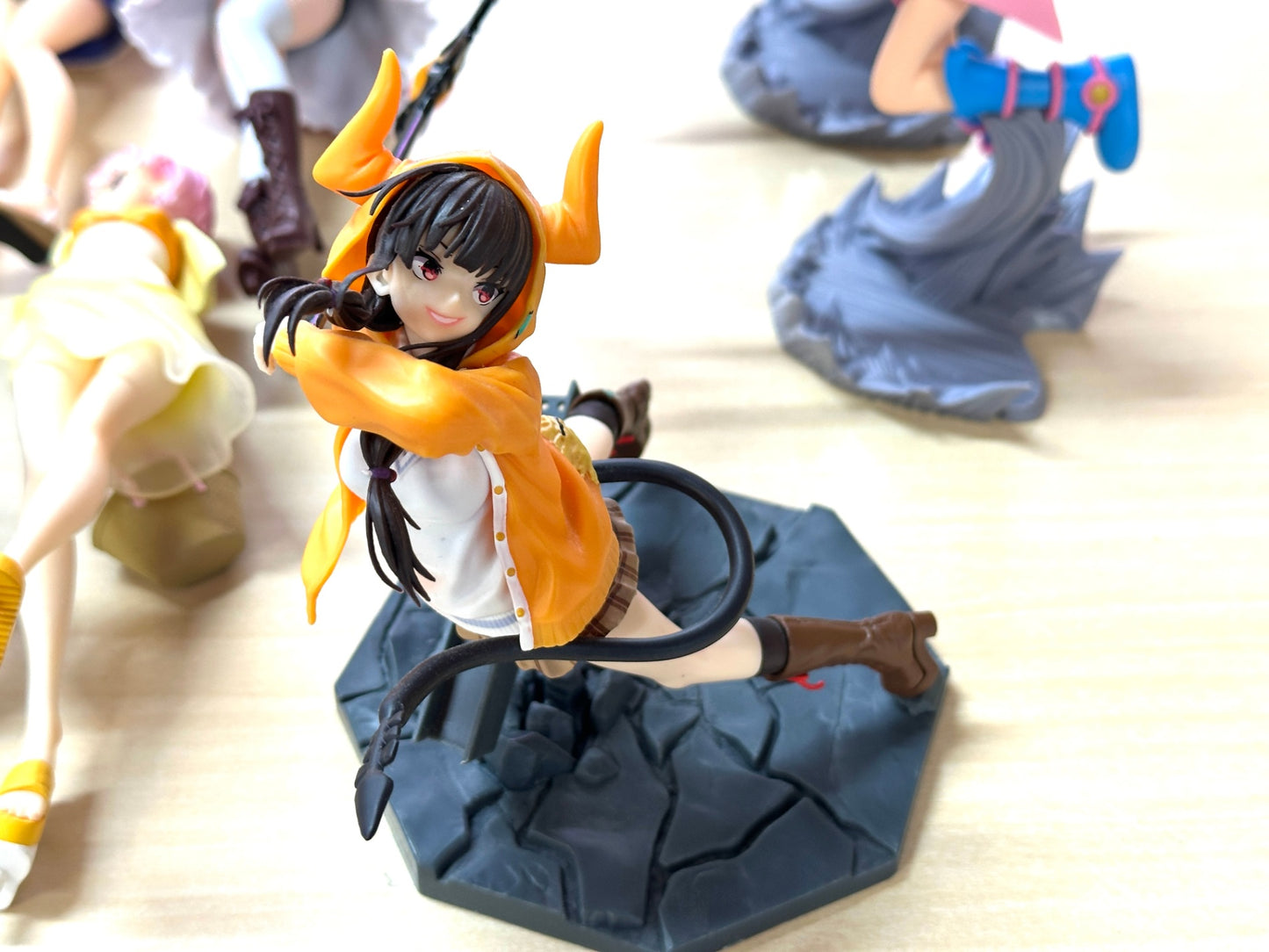 ジャンク含む現状品 女の子 女子 美少女 アニメキャラ フィギュア まとめセット 星野アイ 中野三玖 ニコ・ロビン エミリア マキマ 暁 雪ノ下雪乃 香風智乃 1/16