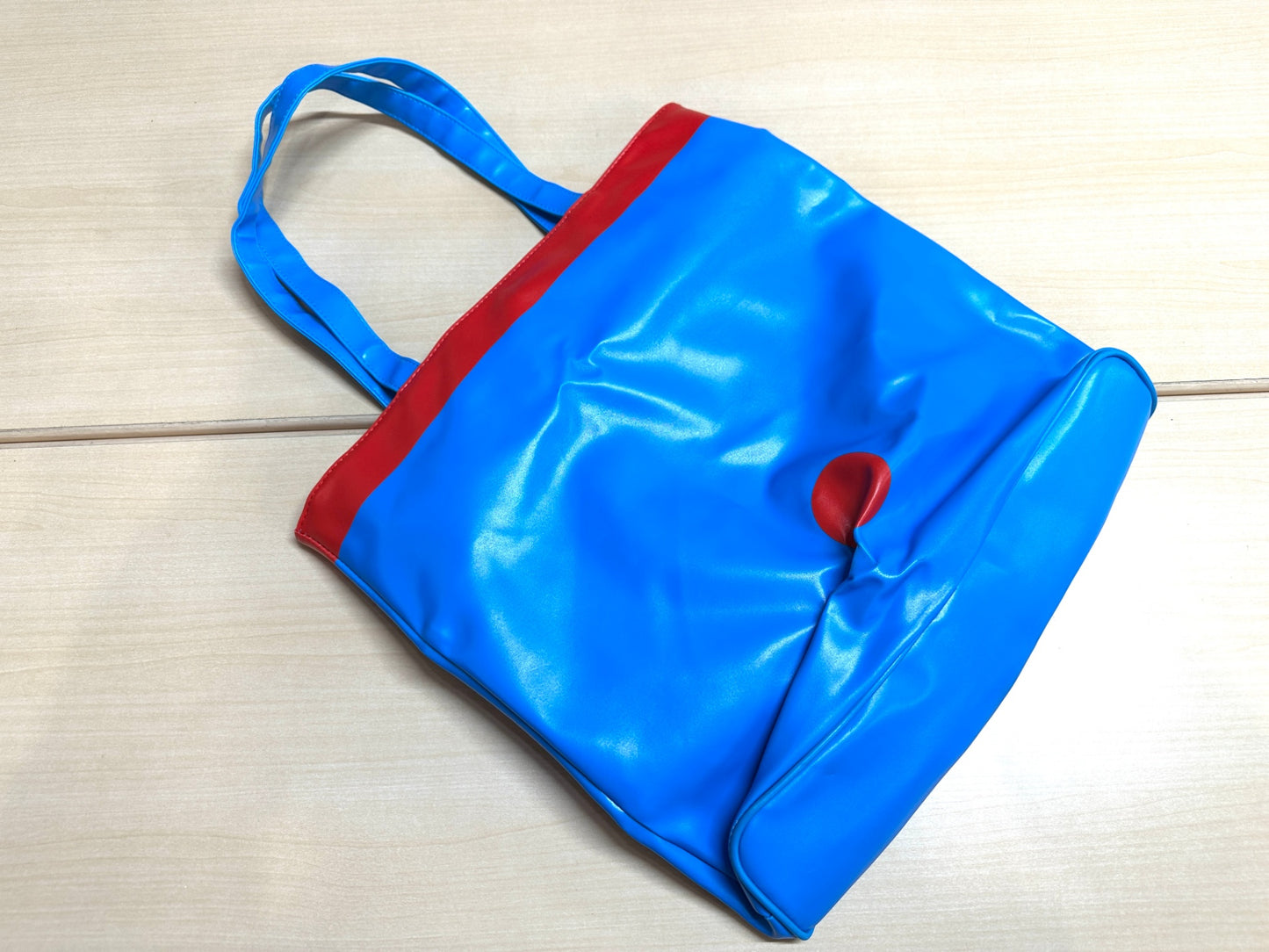 現状品 ドラえもん 四次元ポケット ポーチ付き トートバッグ サイズ：H40xW42xD10cm  12/9
