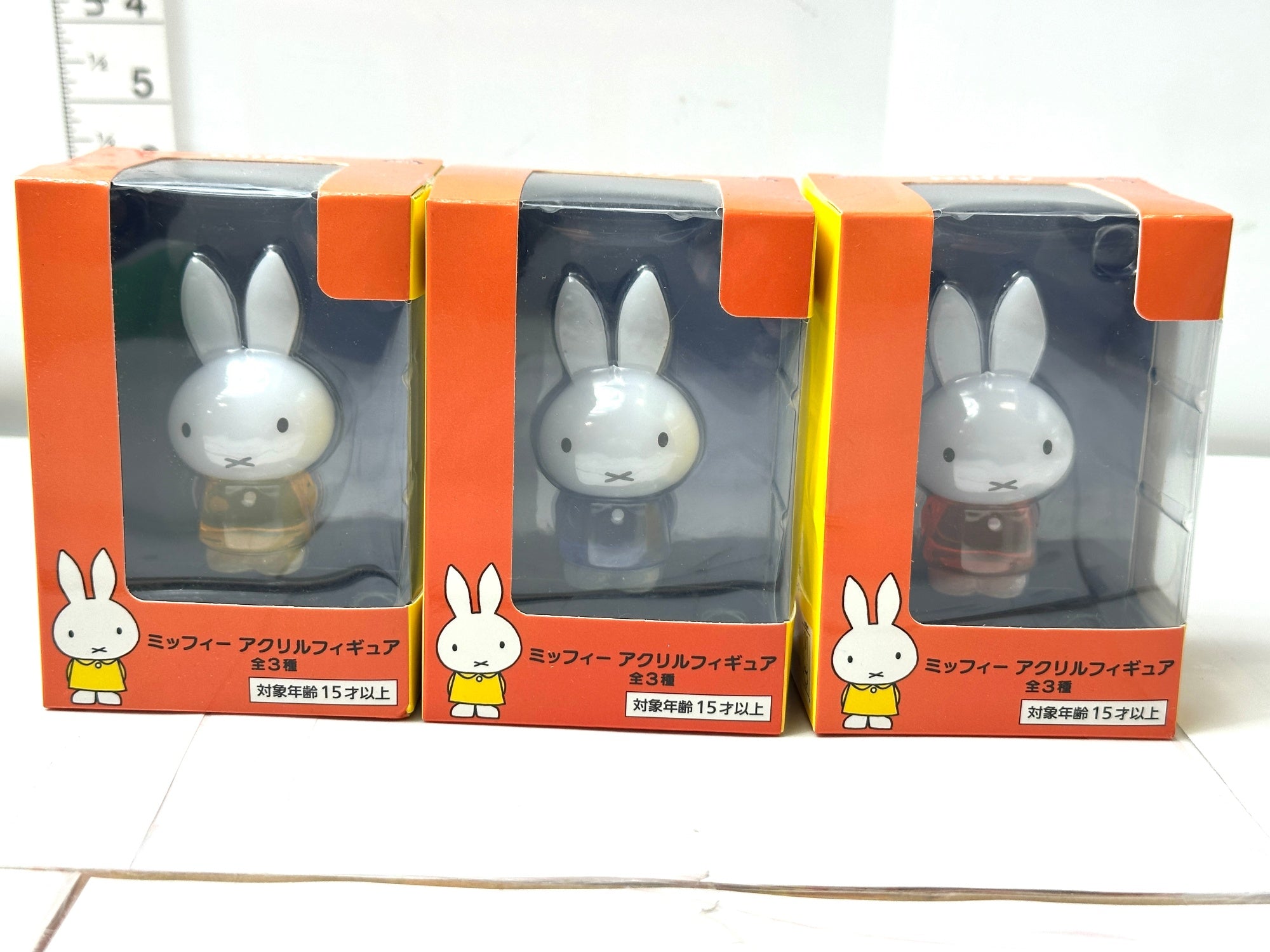 Miffy ミッフィー アクリルフィギュア 全3種セット 12/18 – ワンダーランド