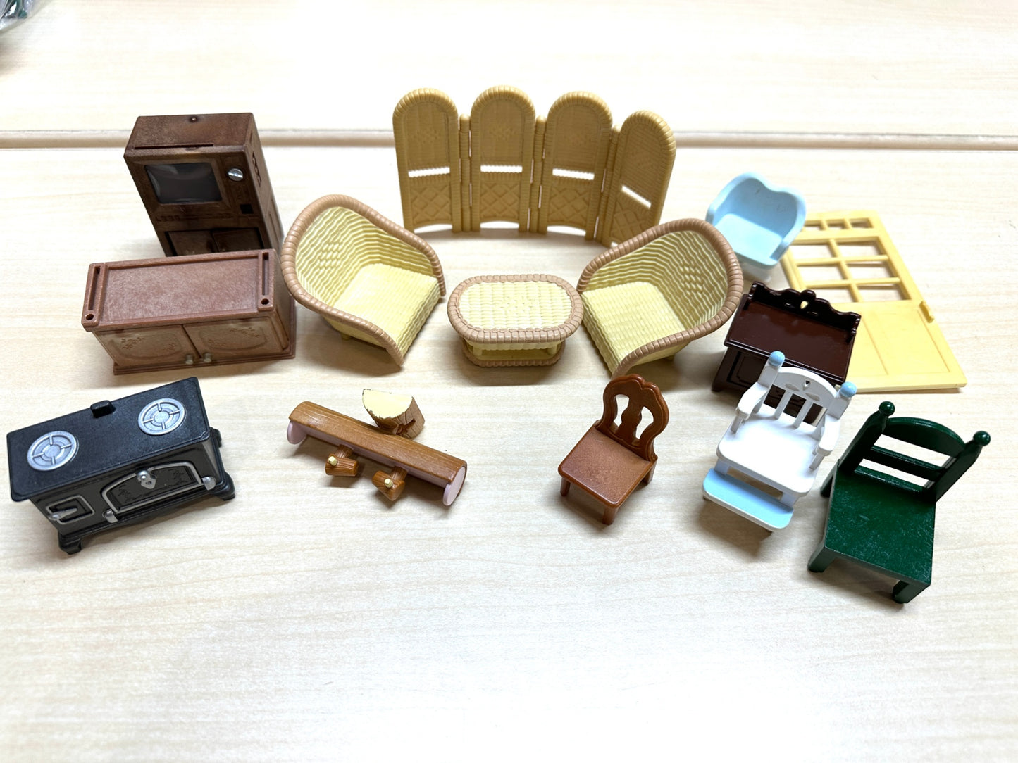 現状品 ジャンク扱い エポック社 シルバニアファミリー オークウッドマナーハウス 人形 小物 まとめセット 10/16