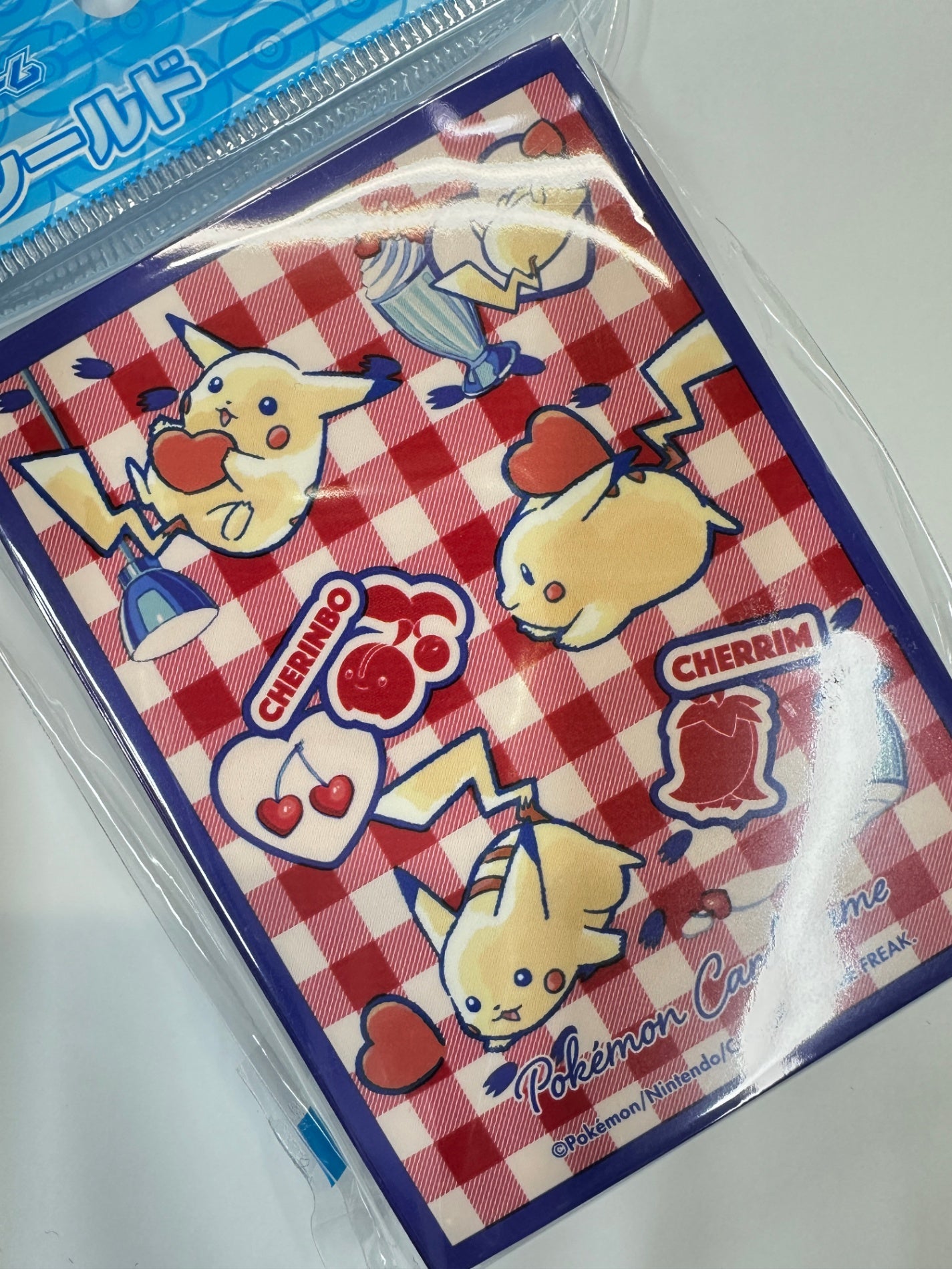 ポケモンセンターオリジナル ポケモンカードゲーム デッキシールド ピカチュウとハート