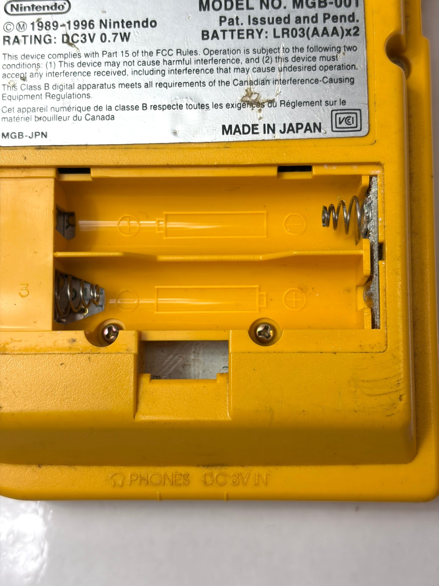 ジャンク　任天堂 ゲームボーイポケット イエロー 本体 MGB-001 Nintendo Game Boy Pocket Yellow