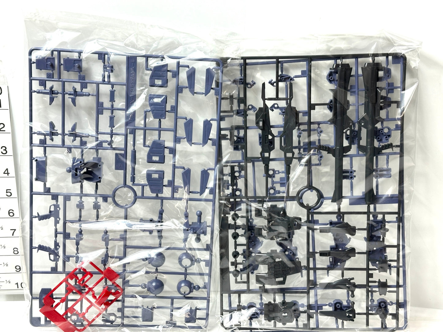 未組立・現状品 バンダイ MG 1/100 FXA-05D/RX-178 スーパーガンダム プラモデル Zガンダム 10/31