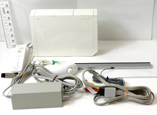 任天堂 Wii 本体セット ホワイト リモコン・ヌンチャク・センサーバー・AC・AVケーブル付　NTSC-J