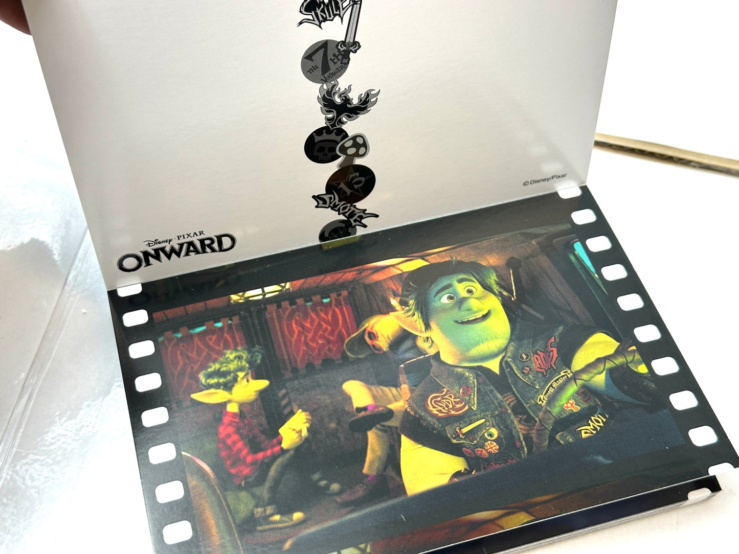 Happyくじ PIXAR ピクサー ポストカードブック 3種セット モンスターズ・インク(未開封) カールじいさんの空飛ぶ家 2分の1の魔法 ONWARD 12/15