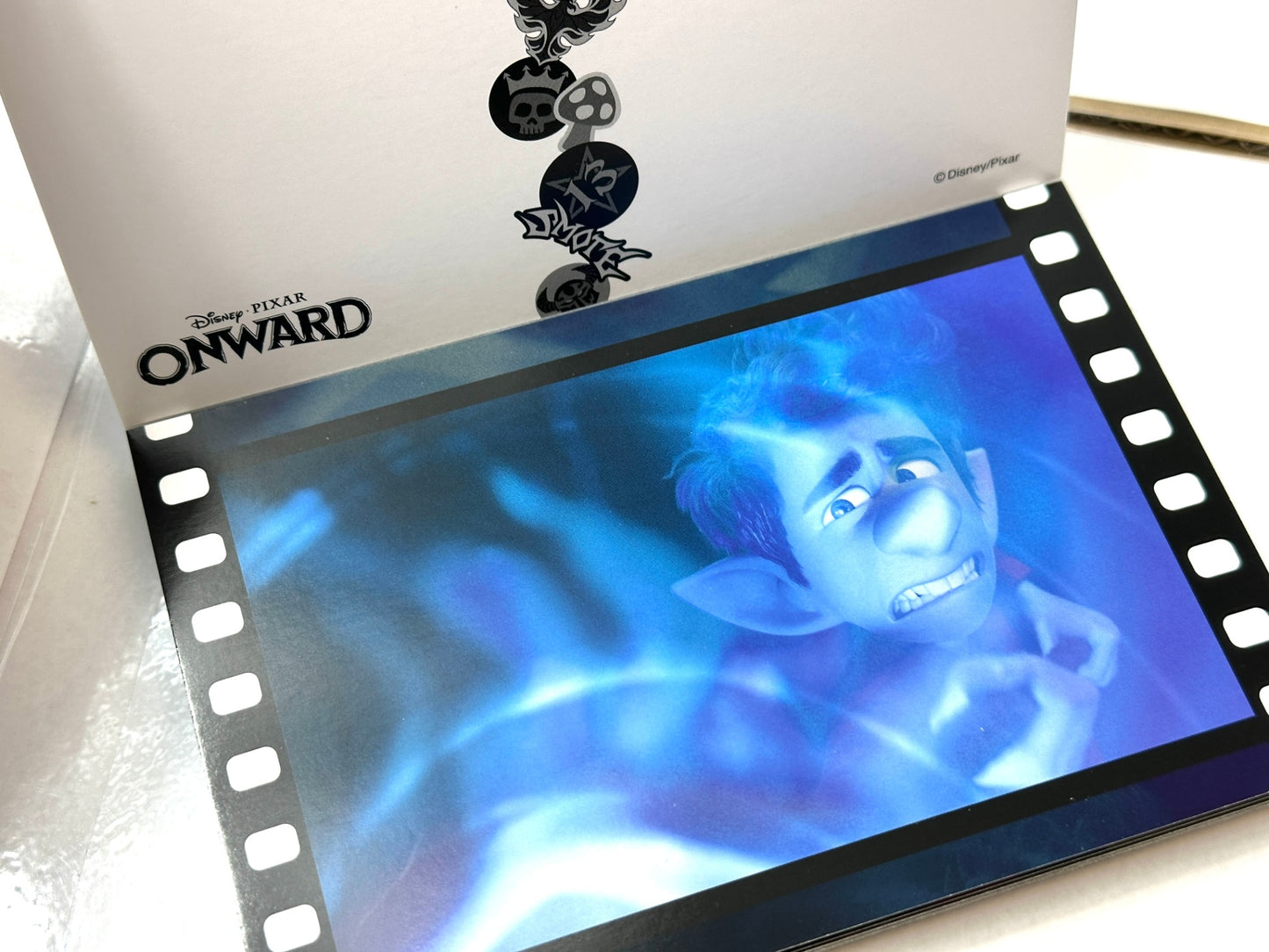 Happyくじ PIXAR ピクサー ポストカードブック 3種セット モンスターズ・インク(未開封) カールじいさんの空飛ぶ家 2分の1の魔法 ONWARD 12/15