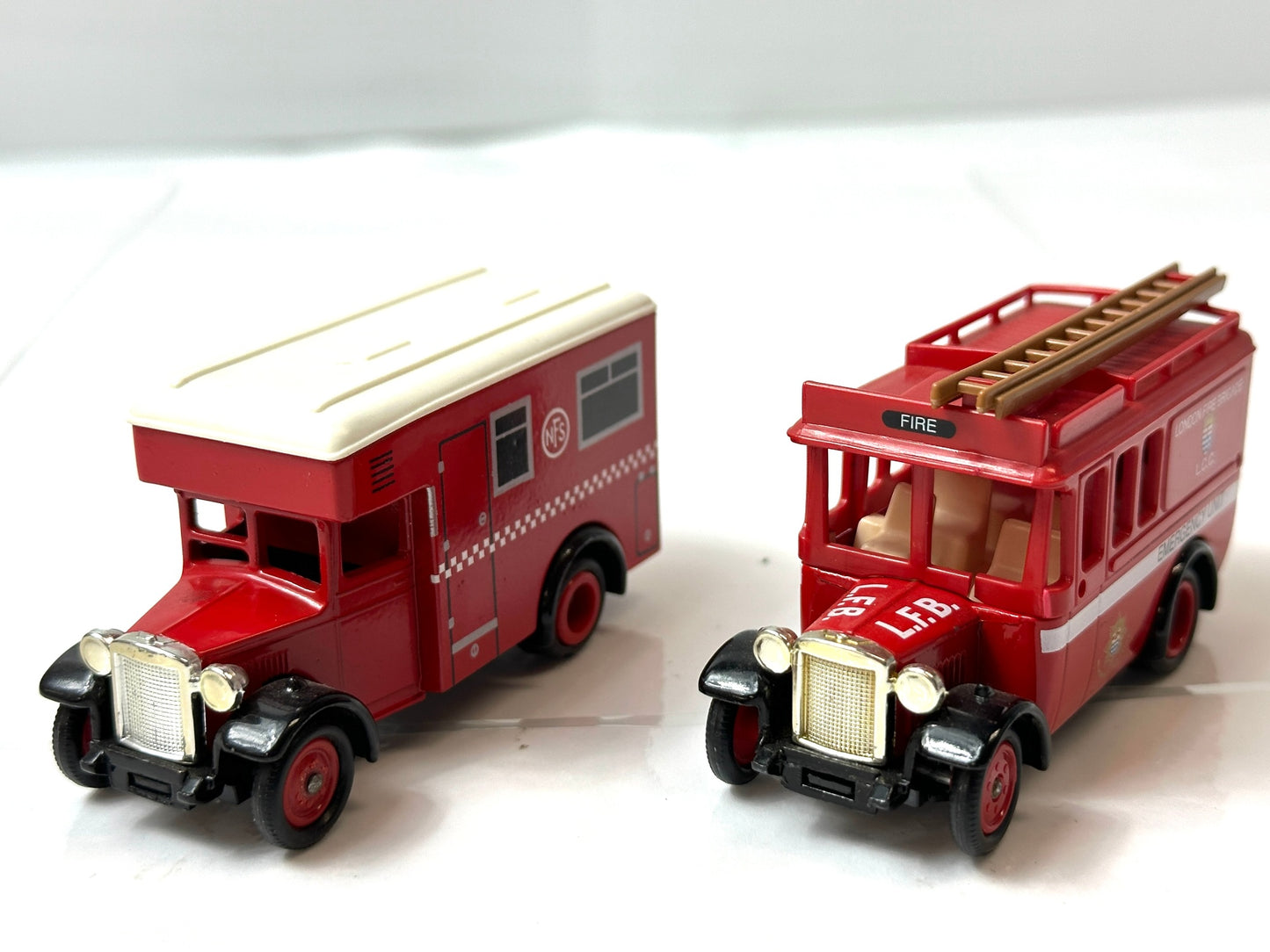 LLEDO レド社製 ミニカー デニスデリバリー＆消防車イギリス 2個セット 10/3