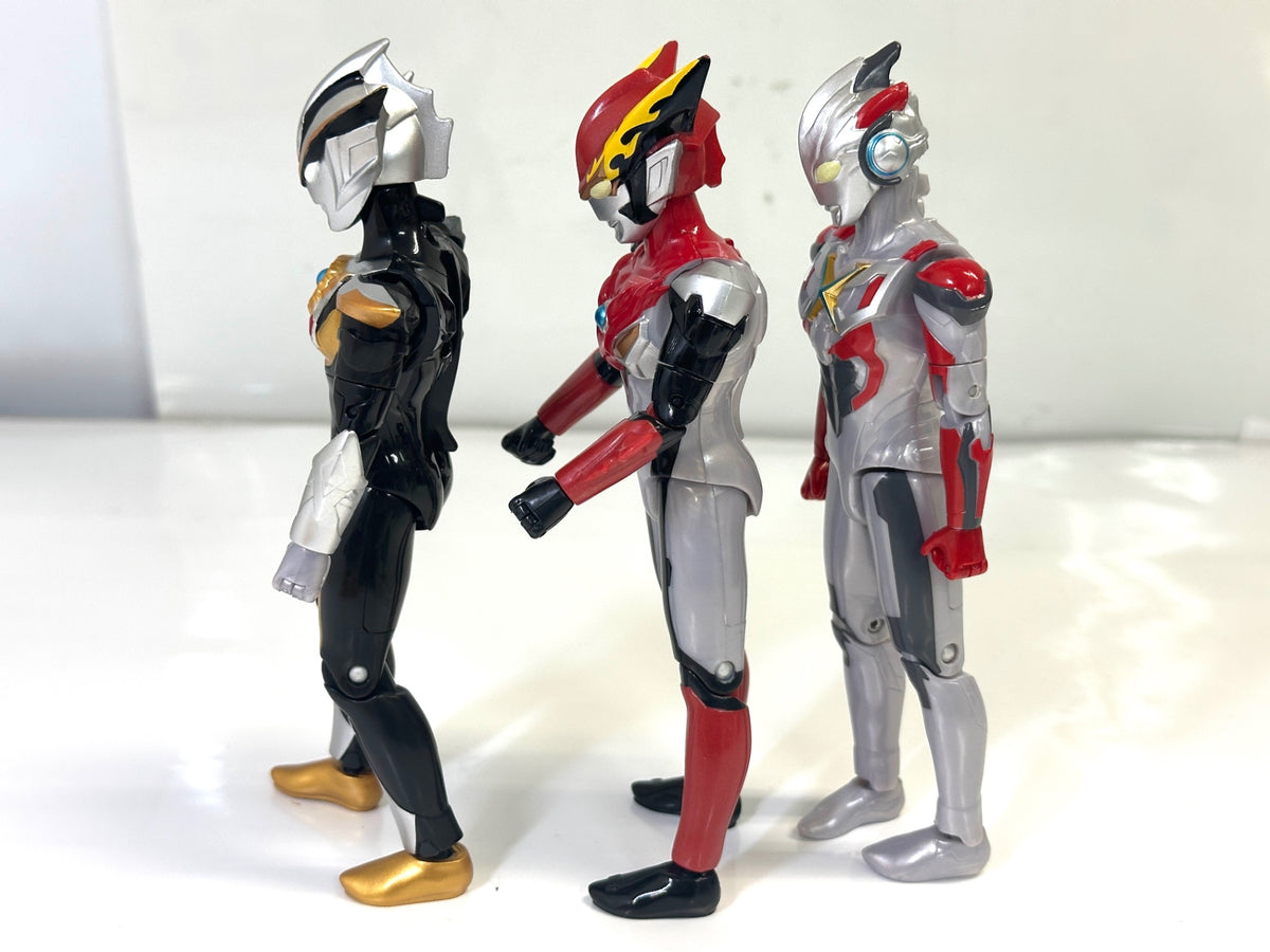 現状品 ウルトラアクションフィギュア 3体セット ウルトラマンR/B ウルトラマンロッソ フレイム ウルトラマンエックス 9/22