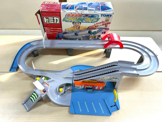 現状品トミカ 高速道路 にぎやかドライブ TOMY 9/30