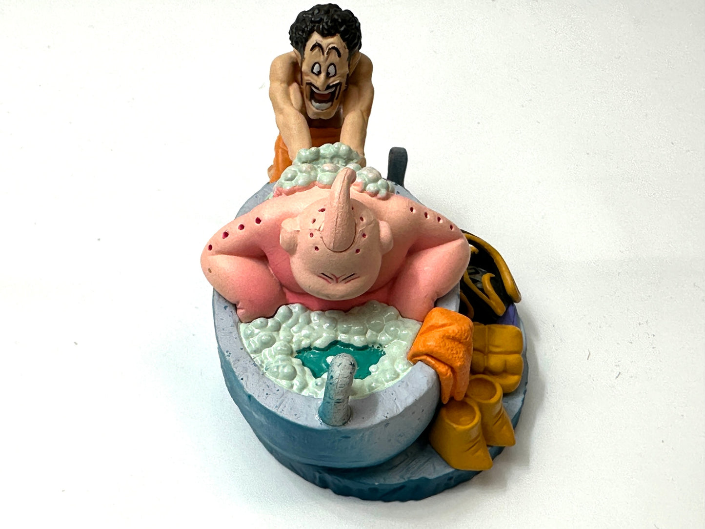 ㉓現状品 メガハウス ドラカプ ドラゴンボールカプセルR 驚愕の魔人ブウ編 魔人ブウ＆ミスター・サタン 背中流しver.お風呂 フィギュア 3/11