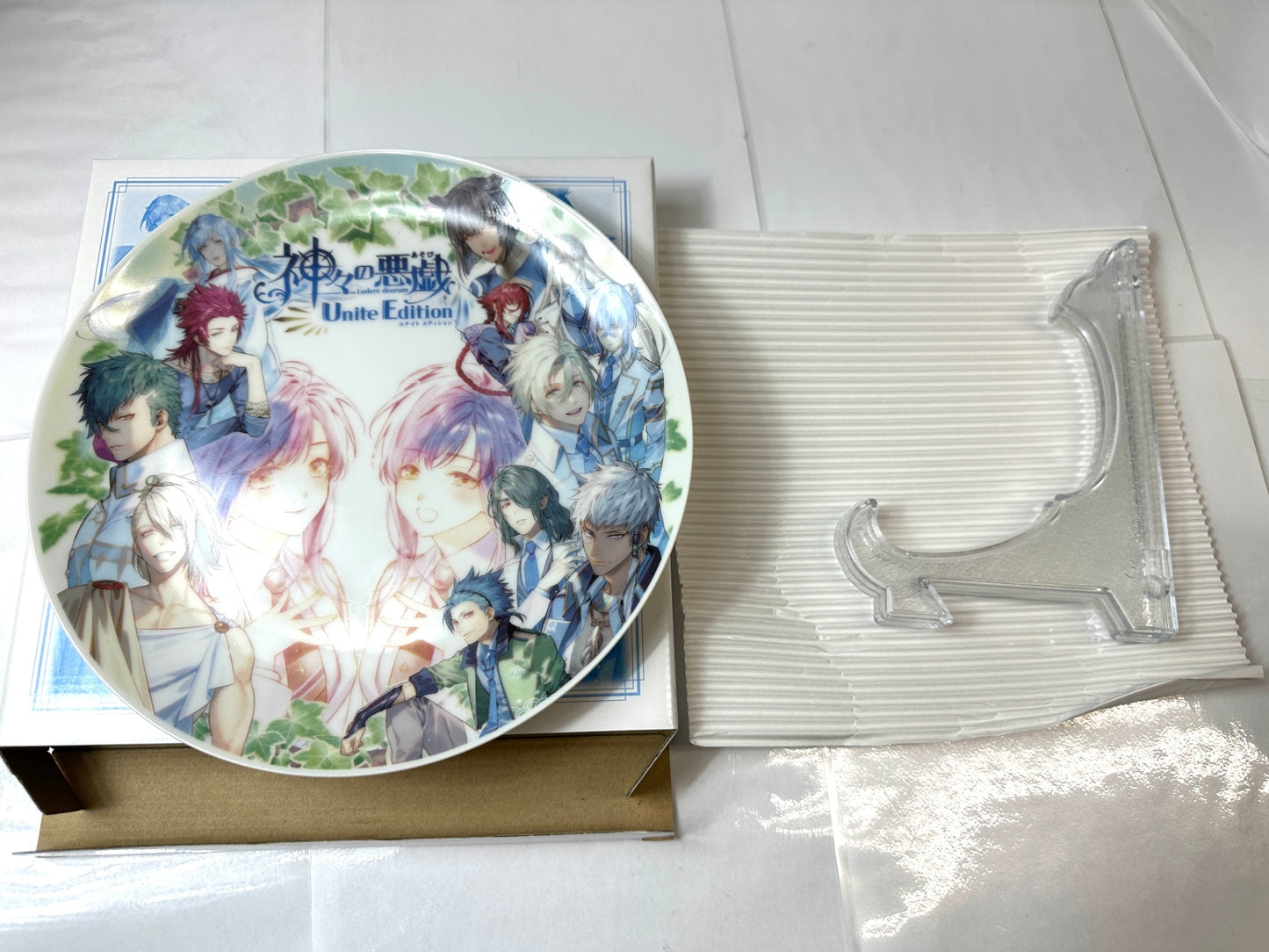 開封済み・未使用品 ブロッコリー 第28期 株主優待品 殺し屋とストロベリー Plus/神々の悪戯 Unite Edition プレート 皿 食器 2個セット 10/8