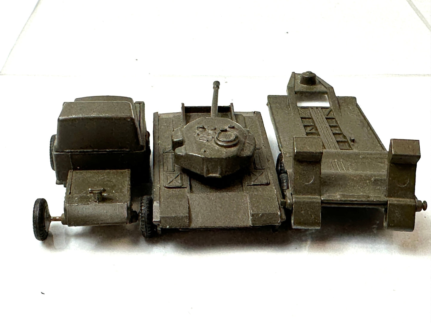 A BUDGIE TOY バジートイズ センチュリオン戦車とインターナショナル戦車輸送車 No.222 10/3