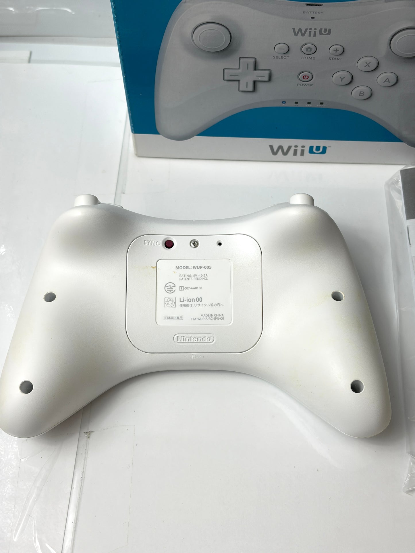 任天堂 Wii U PRO コントローラー ホワイト WUP-005 箱・取扱説明書付き 純正