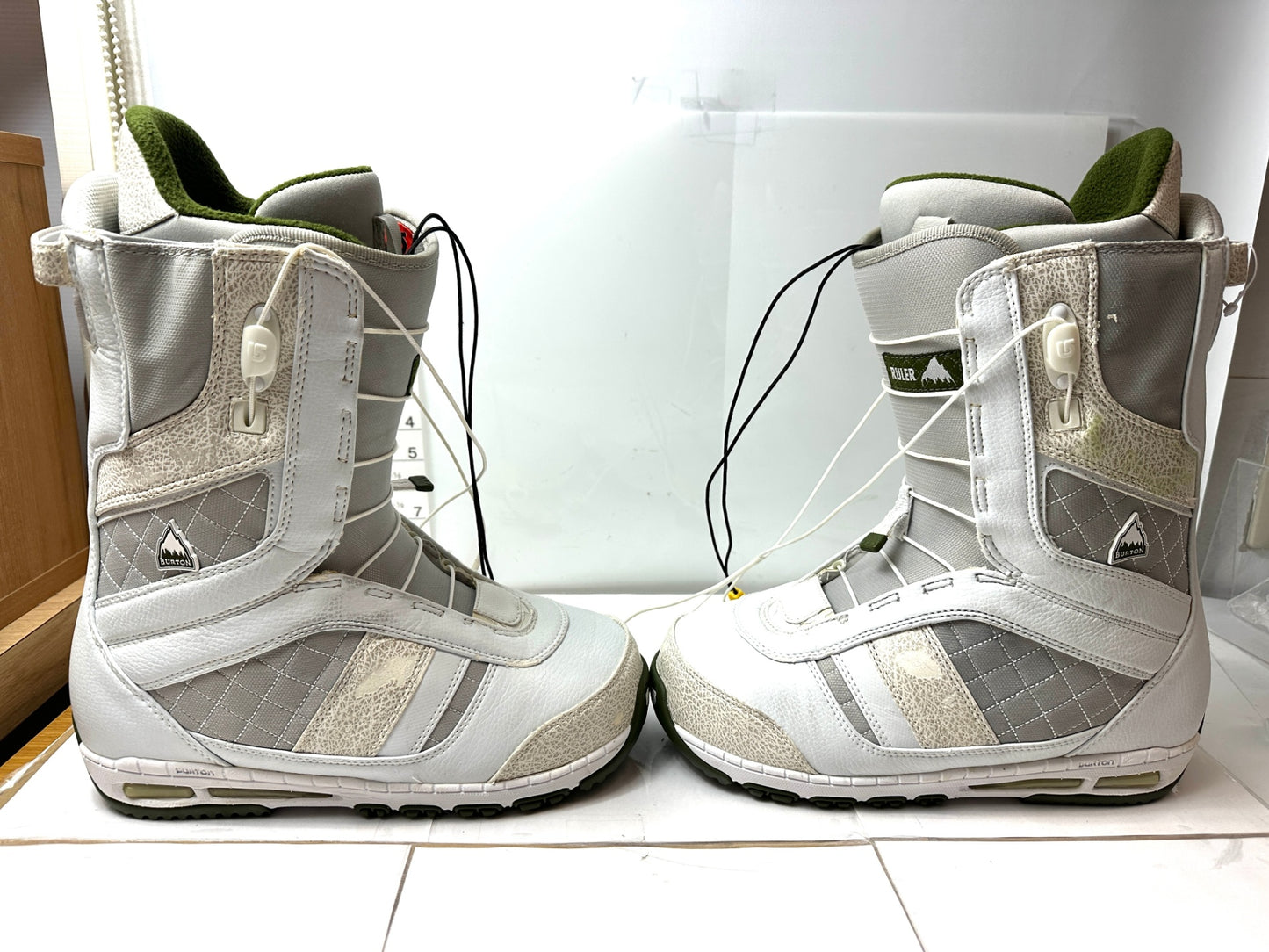 現状品 Burton バートン RULER ルーラー mprint 2メンズ スノーボード ブーツ 26cm ホワイト 12/23