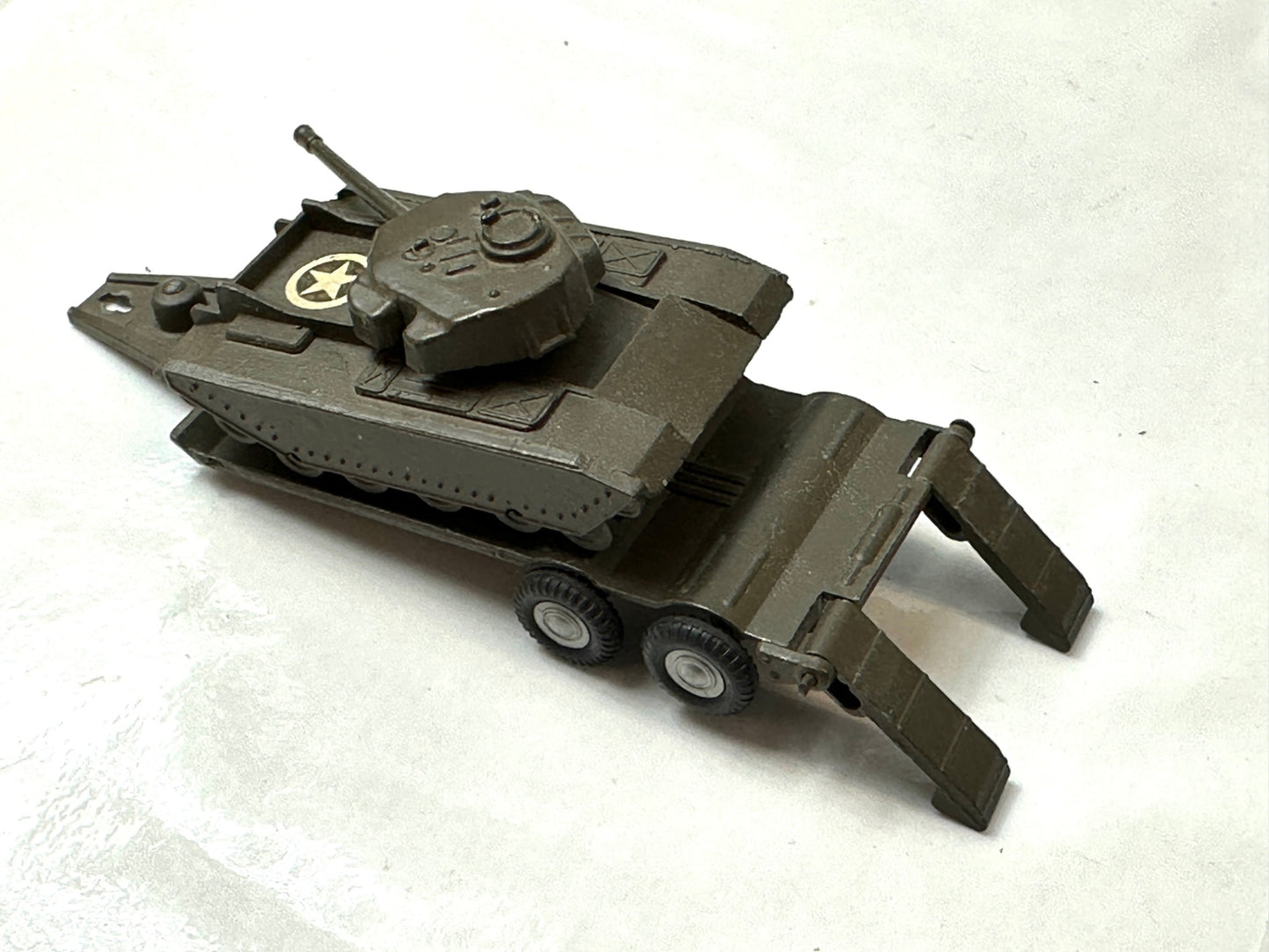 A BUDGIE TOY バジートイズ センチュリオン戦車とインターナショナル戦車輸送車 No.222 10/3