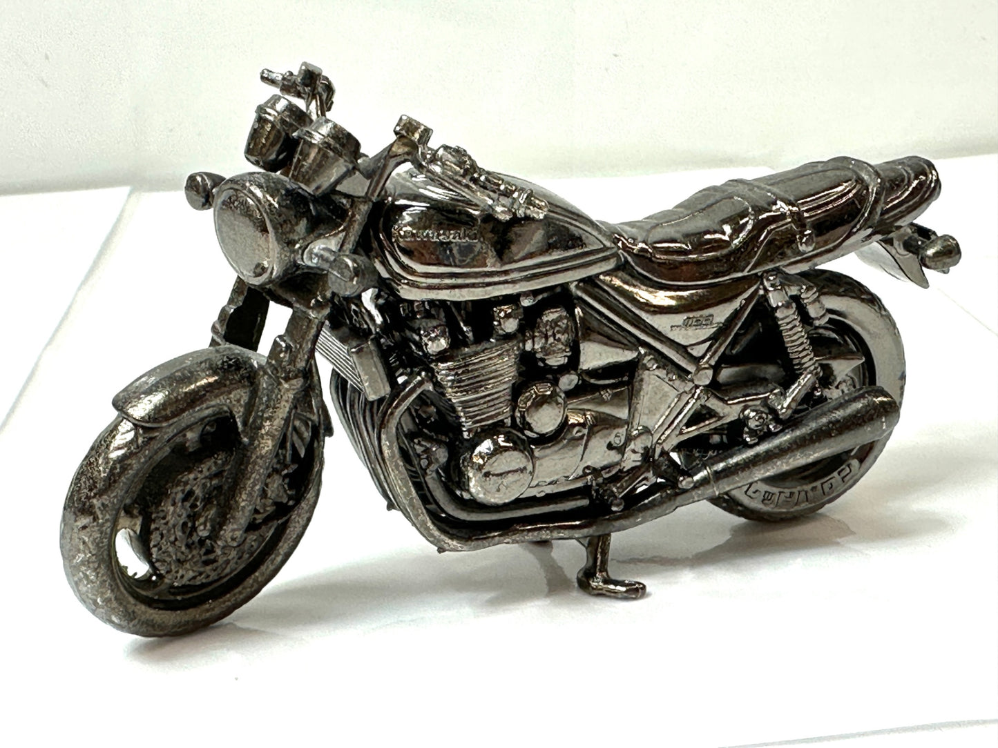 レッドバロン 世界の名車シリーズ Kawasaki ZEPHYR カワサキ ゼファー1100 8/11