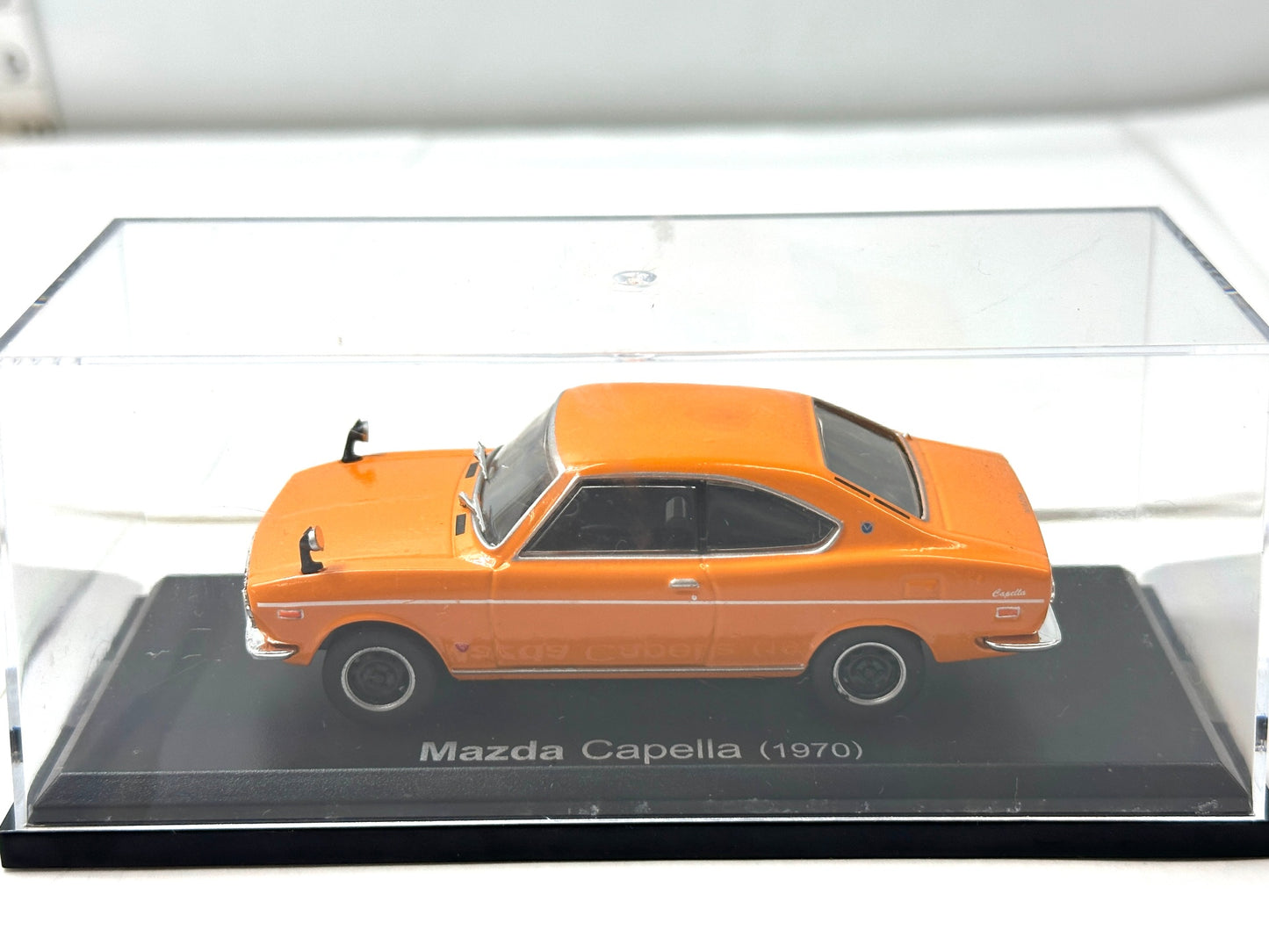 国産名車コレクション1/43 マツダ カペラ 1970 ミニカー 12/8