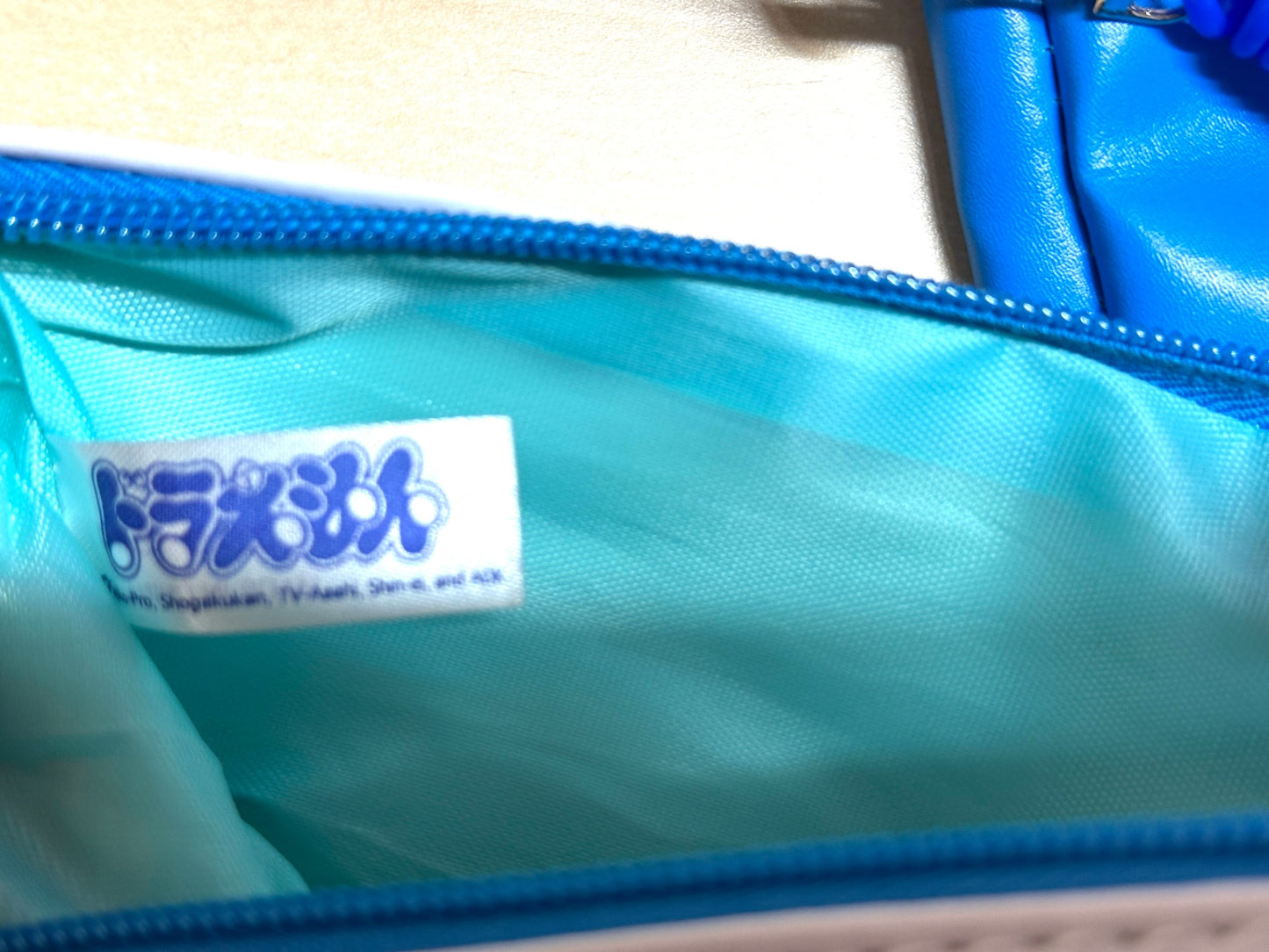現状品 ドラえもん 四次元ポケット ポーチ付き トートバッグ サイズ：H40xW42xD10cm  12/9