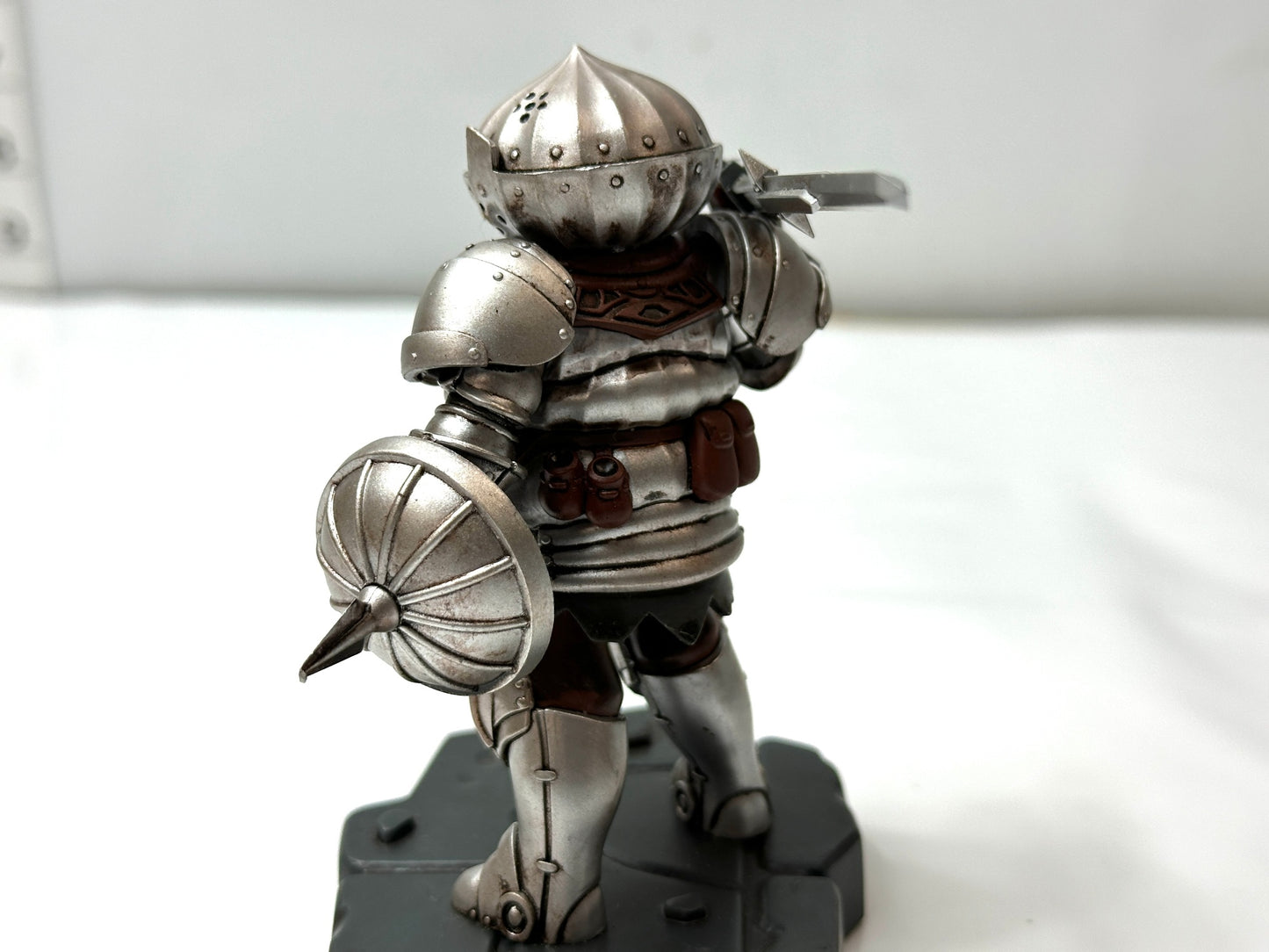現状品 DARK SOULS ダークソウル カタリナのジークマイヤー フィギュア Fangamer Happy Worker 2/11
